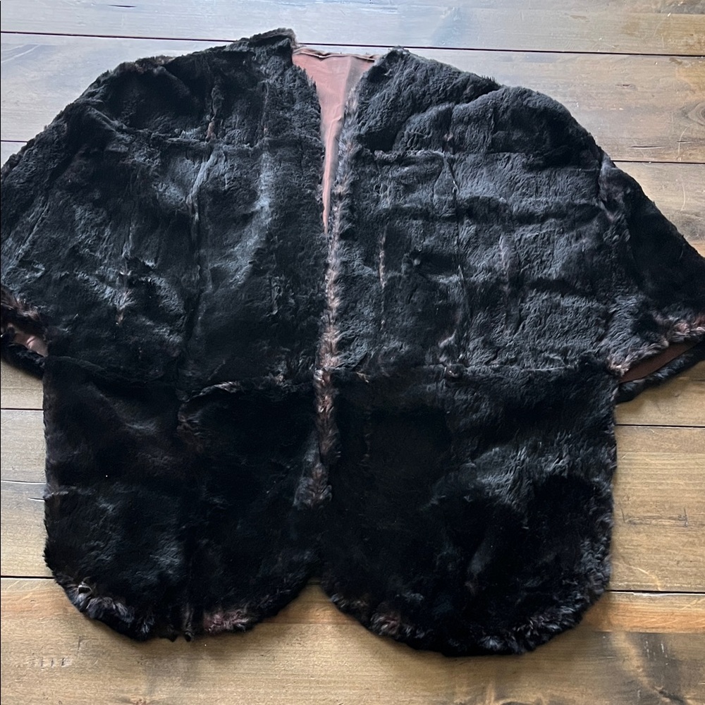 Luxurious Black Beaver Fur Cape Great Vintage Condition